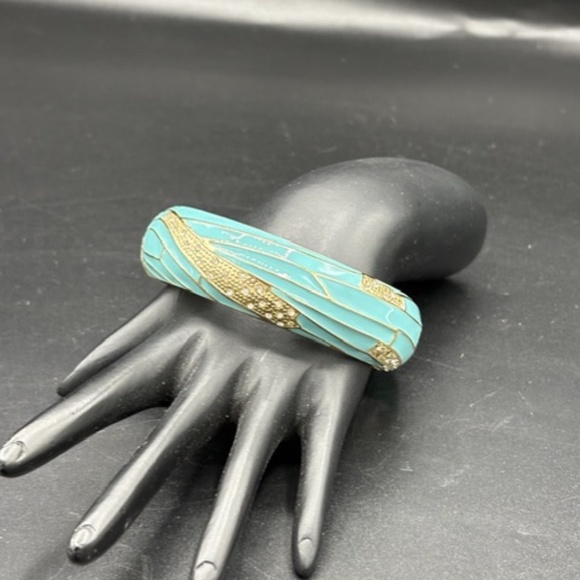 Turquoise blue enamel bangle bracelet - no makers mark - costume jewelry - Picture 1 of 5